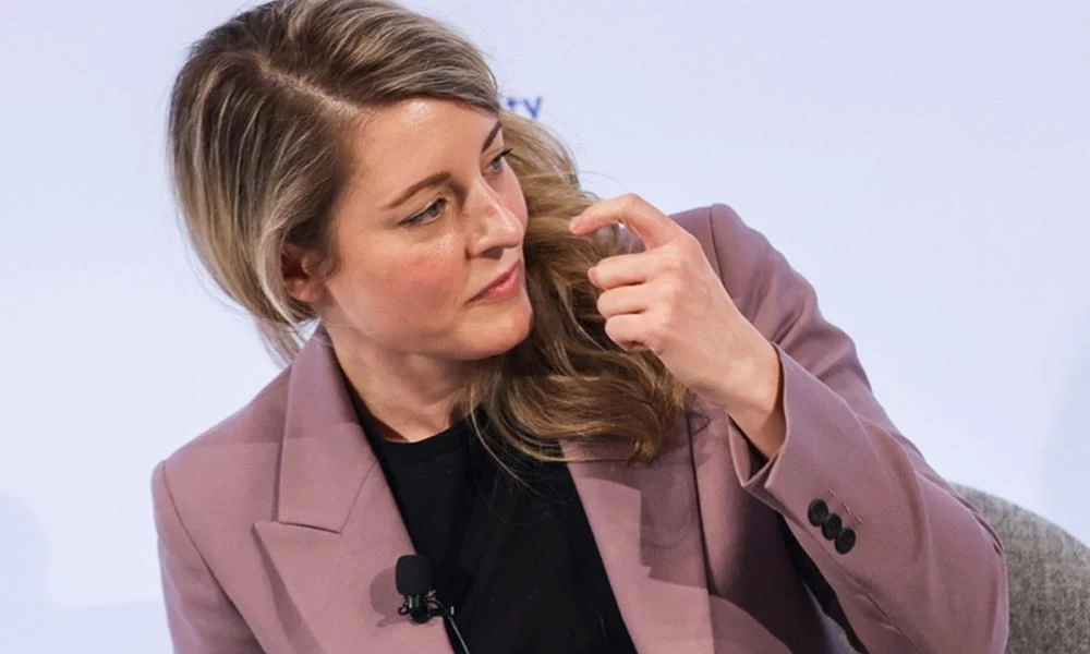 Κανάδας: Η υπουργός Εξωτερικών επιστρέφει στην Οτάβα λόγω ουκρανικής κρίσης
